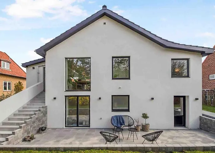 Exclusive First Floor With Designer Touches 아파트 콩겐스륑비